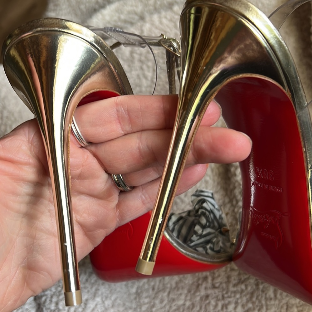 Christian Louboutin, studded clear pointy toe heels. Sz. 38.5 - Picture 5 of 12